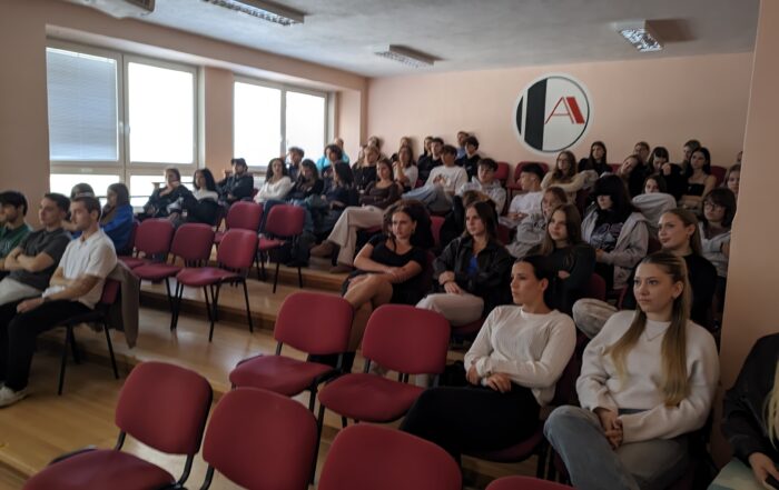 ziaci v aule